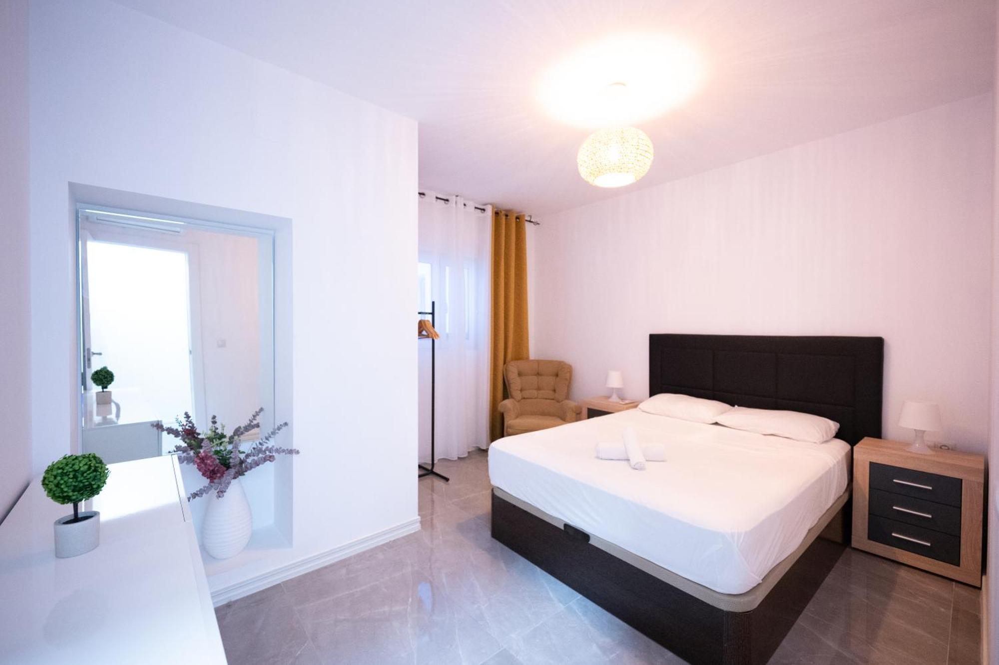 Apartalux Premium Suites Эл Грао Экстерьер фото
